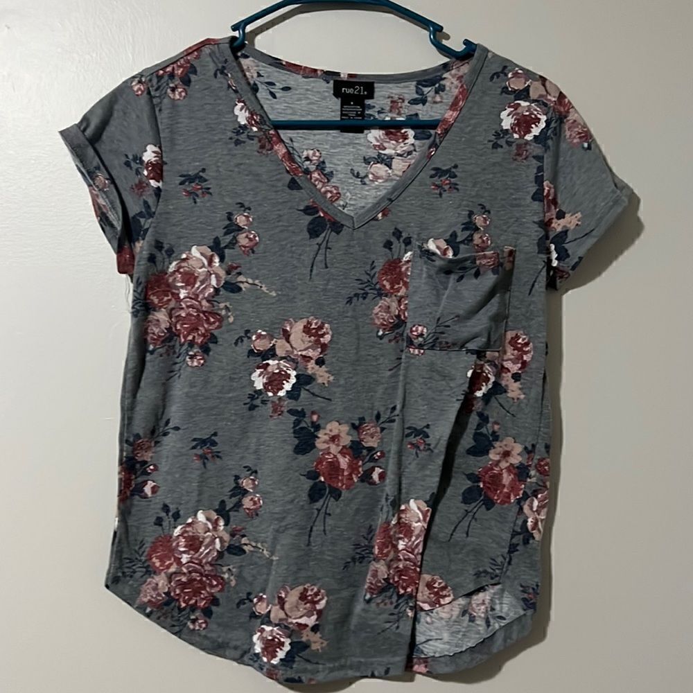 Rue 21 Womans Short Sleeve Top